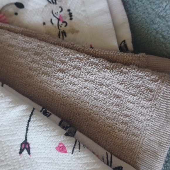 NWT Cats in Love and Cupids Arrows Set of 3 Kitchen Towels - Picture 4 of 5